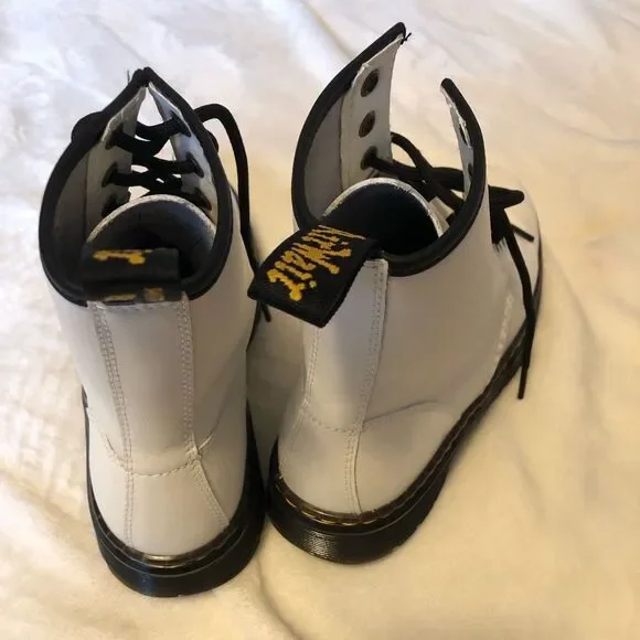 New Dr. Martens 1460 Bex Lug Sole Boots (Women), size women 7, lace up leather - Picture 11 of 16